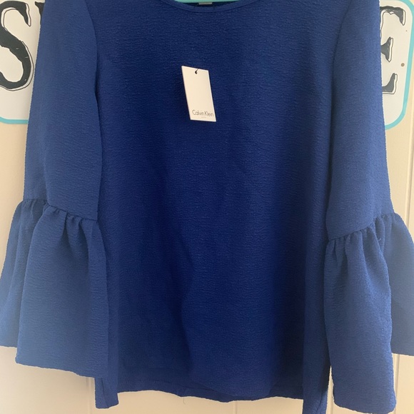 Calvin Klein bell sleeve top - Picture 2 of 2